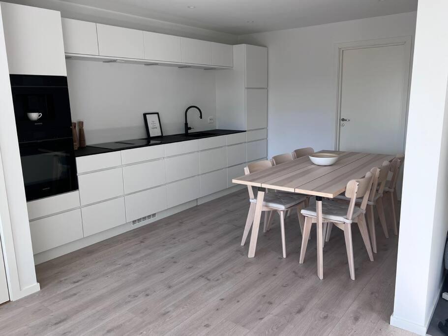 Top Floor Apartment Arossanden 5 A Kristiansand Exterior photo