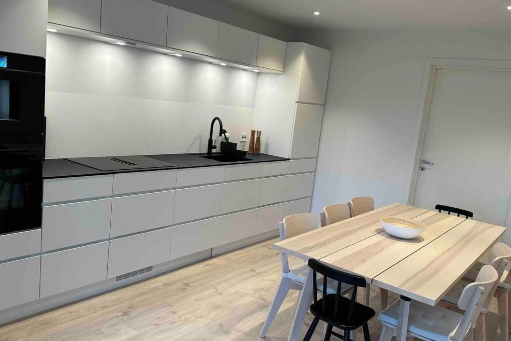 Top Floor Apartment Arossanden 5 A Kristiansand Exterior photo